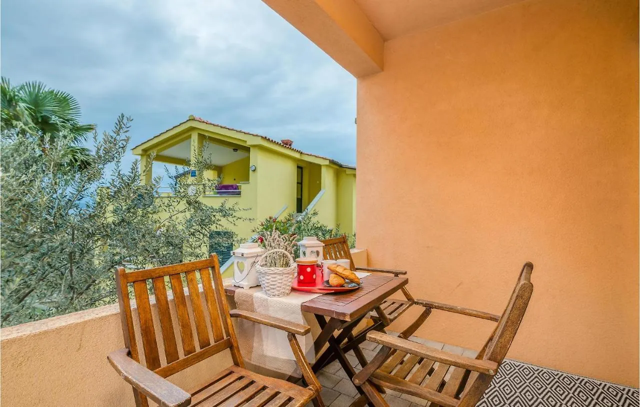 Cozy Apartment In Vrbnik